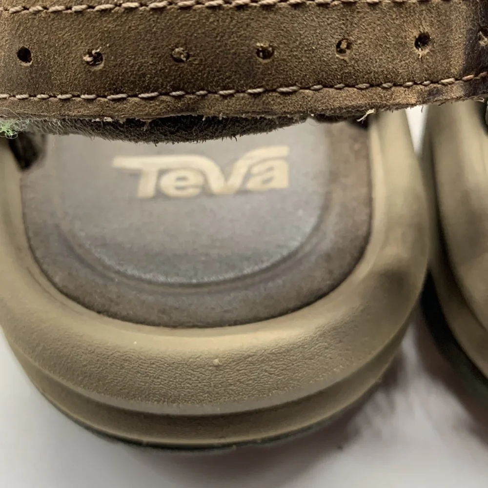 Teva Brown Leather Hiking Sport Sandals Sz 8. MS1332E